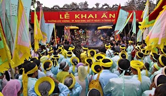 Lễ khai ấn Đền Trần